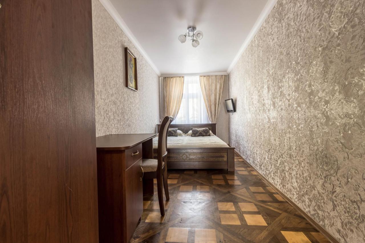 Apartments Near Rynok Square On Staroyevreyska And Fedorova Streets Lviv Luaran gambar