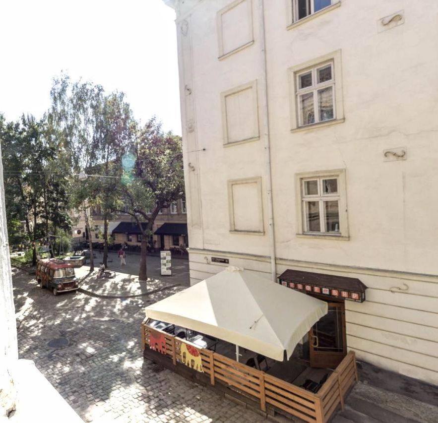 Apartments Near Rynok Square On Staroyevreyska And Fedorova Streets Lviv Luaran gambar