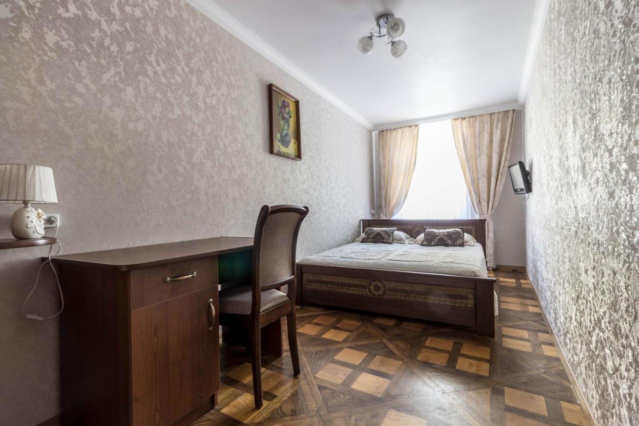 Apartments Near Rynok Square On Staroyevreyska And Fedorova Streets Lviv Luaran gambar