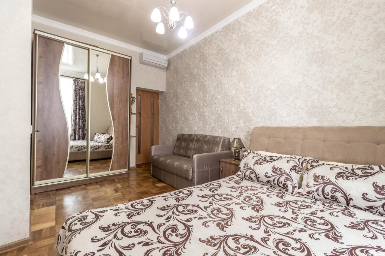 Apartments Near Rynok Square On Staroyevreyska And Fedorova Streets Lviv Luaran gambar